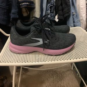 Brooks size 8 women
